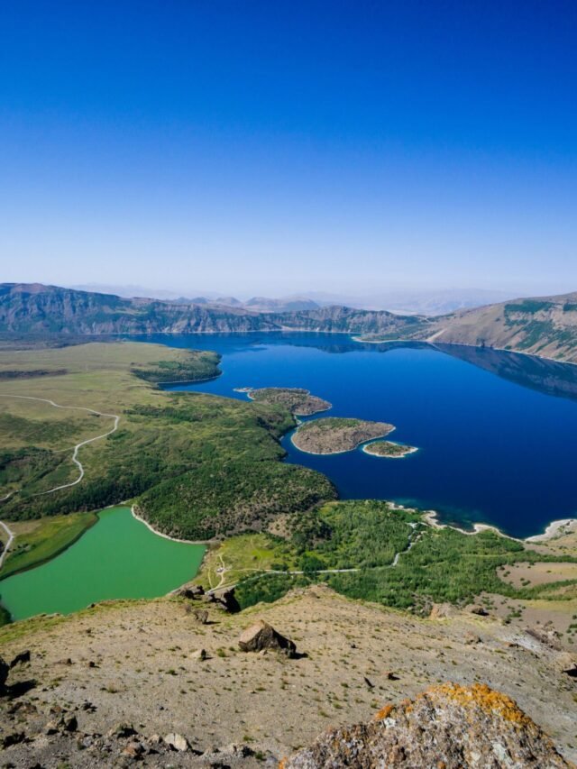 7 Blue Lakes You Have to See to Believe